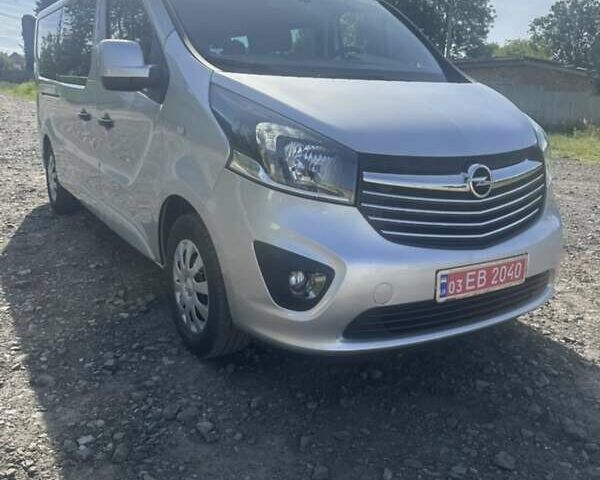 Серый Опель Виваро, объемом двигателя 1.6 л и пробегом 141 тыс. км за 17600 $, фото 1 на Automoto.ua