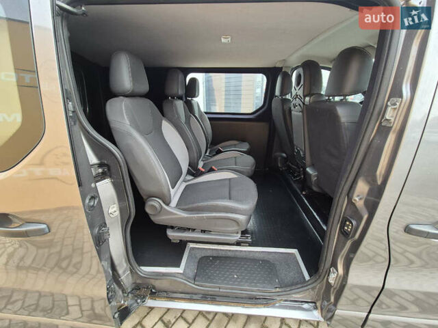 Серый Опель Виваро, объемом двигателя 1.6 л и пробегом 239 тыс. км за 12999 $, фото 9 на Automoto.ua