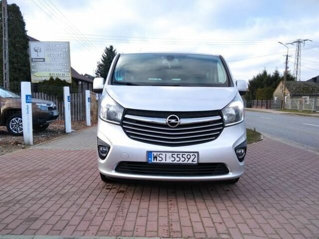 Сірий Опель Віваро, об'ємом двигуна 1.6 л та пробігом 227 тис. км за 10000 $, фото 1 на Automoto.ua