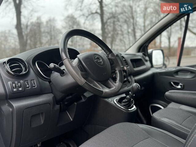 Серый Опель Виваро, объемом двигателя 1.6 л и пробегом 184 тыс. км за 16800 $, фото 32 на Automoto.ua