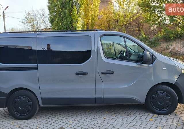 Серый Опель Виваро, объемом двигателя 1.6 л и пробегом 310 тыс. км за 15900 $, фото 8 на Automoto.ua