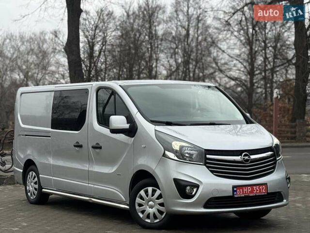 Серый Опель Виваро, объемом двигателя 1.6 л и пробегом 184 тыс. км за 16800 $, фото 3 на Automoto.ua