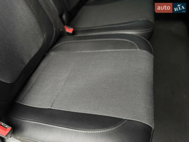 Серый Опель Виваро, объемом двигателя 1.6 л и пробегом 184 тыс. км за 16800 $, фото 69 на Automoto.ua