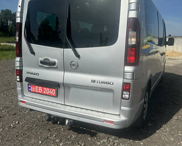 Серый Опель Виваро, объемом двигателя 1.6 л и пробегом 141 тыс. км за 21000 $, фото 10 на Automoto.ua
