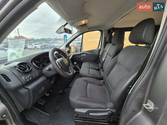 Серый Опель Виваро, объемом двигателя 1.6 л и пробегом 239 тыс. км за 12999 $, фото 11 на Automoto.ua