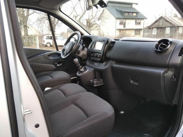 Сірий Опель Віваро, об'ємом двигуна 1.6 л та пробігом 227 тис. км за 10000 $, фото 11 на Automoto.ua