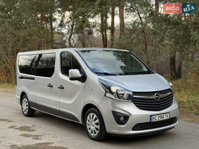 Серый Опель Виваро, объемом двигателя 1.6 л и пробегом 235 тыс. км за 15500 $, фото 1 на Automoto.ua