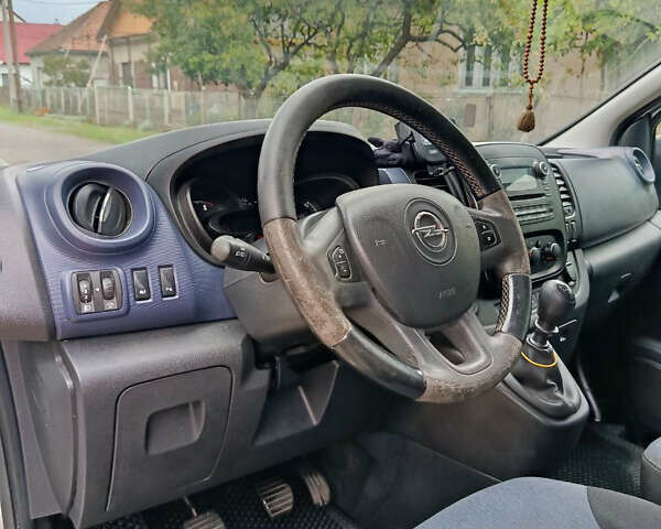 Сірий Опель Віваро, об'ємом двигуна 1.6 л та пробігом 298 тис. км за 16600 $, фото 5 на Automoto.ua