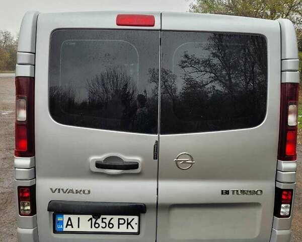 Сірий Опель Віваро, об'ємом двигуна 1.6 л та пробігом 220 тис. км за 18500 $, фото 1 на Automoto.ua