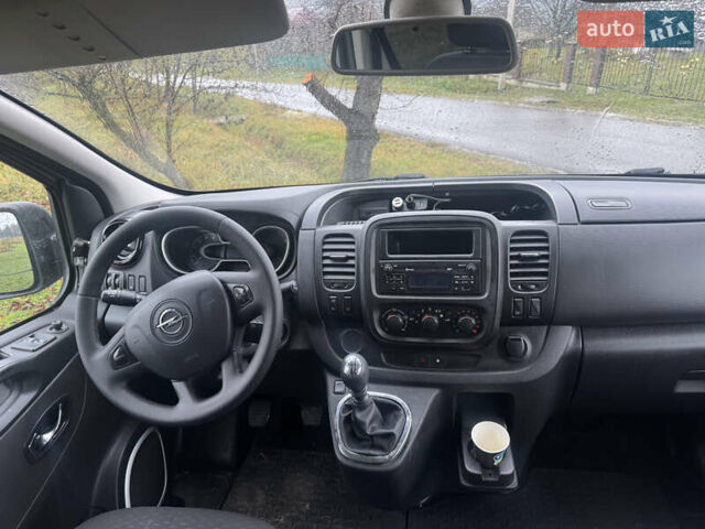 Серый Опель Виваро, объемом двигателя 1.6 л и пробегом 260 тыс. км за 15950 $, фото 12 на Automoto.ua