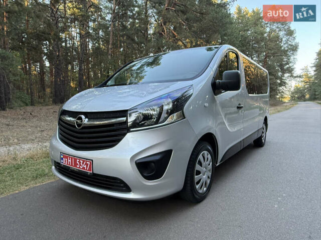 Серый Опель Виваро, объемом двигателя 1.6 л и пробегом 287 тыс. км за 17800 $, фото 6 на Automoto.ua