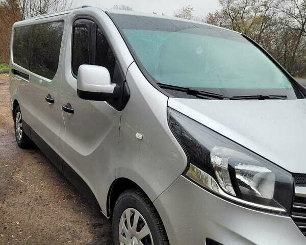 Сірий Опель Віваро, об'ємом двигуна 1.6 л та пробігом 220 тис. км за 18500 $, фото 3 на Automoto.ua