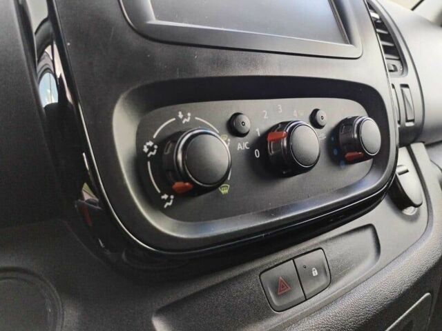 Сірий Опель Віваро, об'ємом двигуна 1.6 л та пробігом 249 тис. км за 5467 $, фото 7 на Automoto.ua