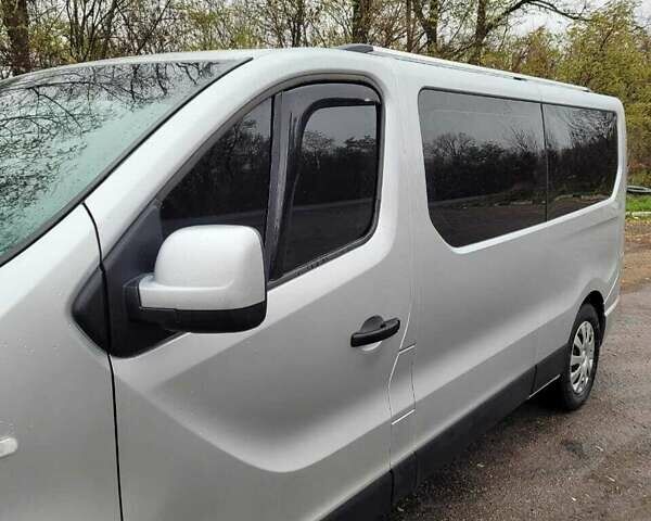 Сірий Опель Віваро, об'ємом двигуна 1.6 л та пробігом 220 тис. км за 18500 $, фото 4 на Automoto.ua