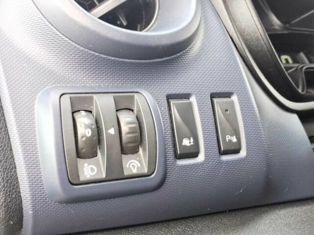 Сірий Опель Віваро, об'ємом двигуна 1.6 л та пробігом 249 тис. км за 5467 $, фото 10 на Automoto.ua