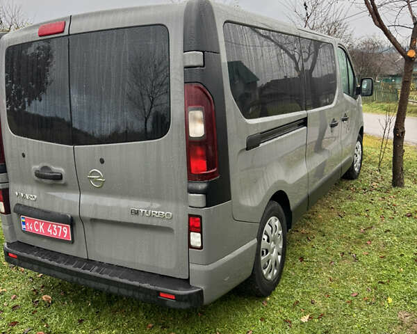 Серый Опель Виваро, объемом двигателя 1.6 л и пробегом 260 тыс. км за 15950 $, фото 3 на Automoto.ua