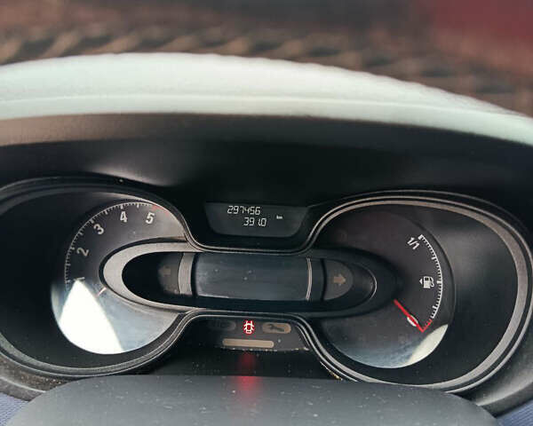 Сірий Опель Віваро, об'ємом двигуна 1.6 л та пробігом 298 тис. км за 16600 $, фото 6 на Automoto.ua