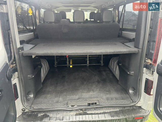 Серый Опель Виваро, объемом двигателя 1.6 л и пробегом 260 тыс. км за 15950 $, фото 8 на Automoto.ua