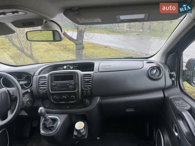 Серый Опель Виваро, объемом двигателя 1.6 л и пробегом 260 тыс. км за 15950 $, фото 10 на Automoto.ua