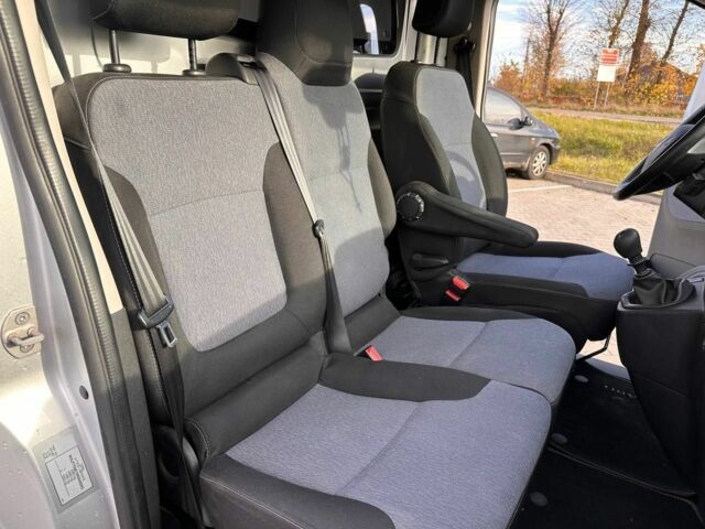 Серый Опель Виваро, объемом двигателя 1.6 л и пробегом 103 тыс. км за 17000 $, фото 15 на Automoto.ua