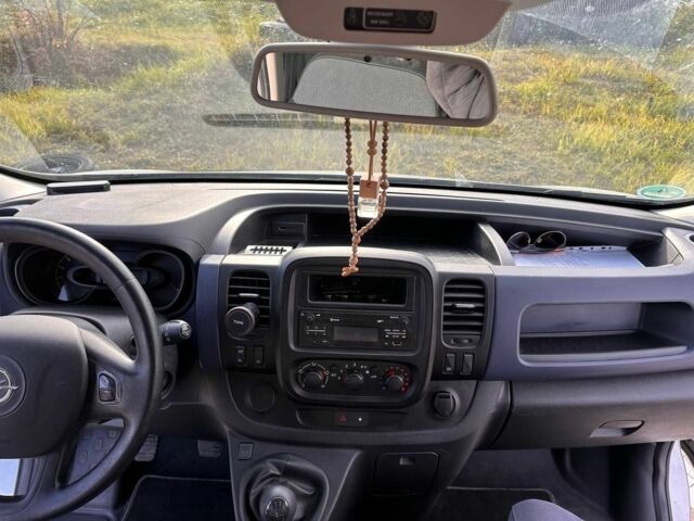 Серый Опель Виваро, объемом двигателя 1.6 л и пробегом 103 тыс. км за 17000 $, фото 13 на Automoto.ua