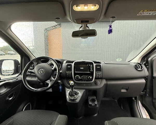 Сірий Опель Віваро, об'ємом двигуна 1.6 л та пробігом 98 тис. км за 20900 $, фото 6 на Automoto.ua