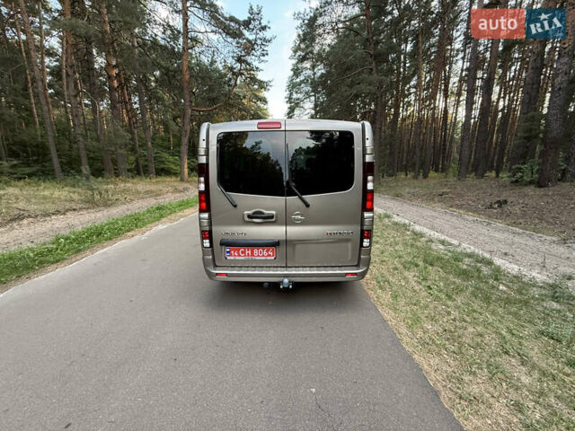 Серый Опель Виваро, объемом двигателя 1.6 л и пробегом 187 тыс. км за 19999 $, фото 63 на Automoto.ua