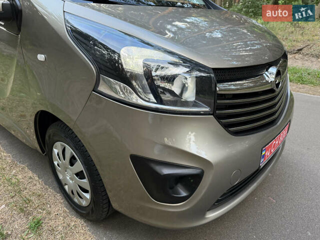 Серый Опель Виваро, объемом двигателя 1.6 л и пробегом 187 тыс. км за 19999 $, фото 22 на Automoto.ua