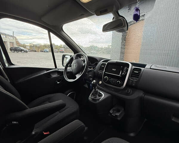 Сірий Опель Віваро, об'ємом двигуна 1.6 л та пробігом 98 тис. км за 20900 $, фото 9 на Automoto.ua