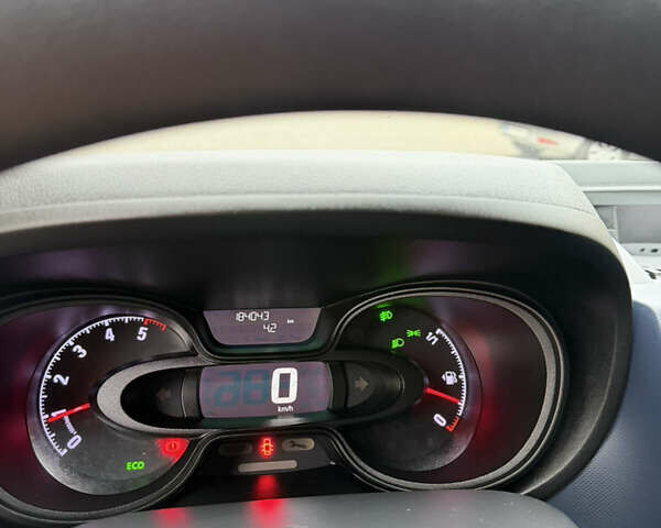 Серый Опель Виваро, объемом двигателя 0 л и пробегом 184 тыс. км за 20500 $, фото 39 на Automoto.ua