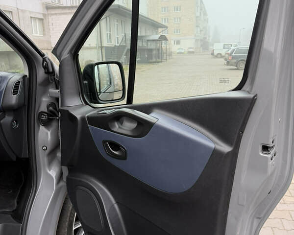 Серый Опель Виваро, объемом двигателя 0 л и пробегом 184 тыс. км за 20500 $, фото 32 на Automoto.ua