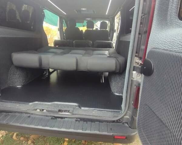 Серый Опель Виваро, объемом двигателя 1.6 л и пробегом 256 тыс. км за 17500 $, фото 4 на Automoto.ua