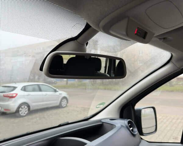 Серый Опель Виваро, объемом двигателя 0 л и пробегом 184 тыс. км за 20500 $, фото 17 на Automoto.ua