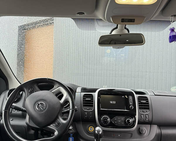 Сірий Опель Віваро, об'ємом двигуна 1.6 л та пробігом 98 тис. км за 20900 $, фото 15 на Automoto.ua