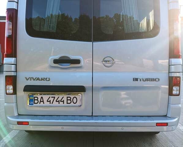 Серый Опель Виваро, объемом двигателя 1.6 л и пробегом 290 тыс. км за 22400 $, фото 9 на Automoto.ua