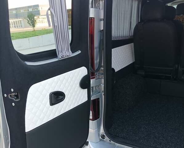 Серый Опель Виваро, объемом двигателя 1.6 л и пробегом 290 тыс. км за 22400 $, фото 14 на Automoto.ua