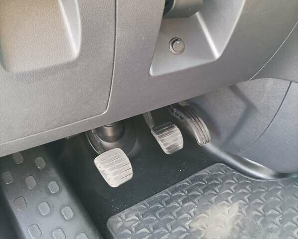 Серый Опель Виваро, объемом двигателя 1.6 л и пробегом 290 тыс. км за 22400 $, фото 32 на Automoto.ua