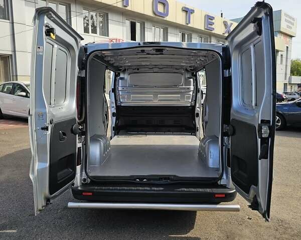 Серый Опель Виваро, объемом двигателя 1.6 л и пробегом 206 тыс. км за 16200 $, фото 15 на Automoto.ua