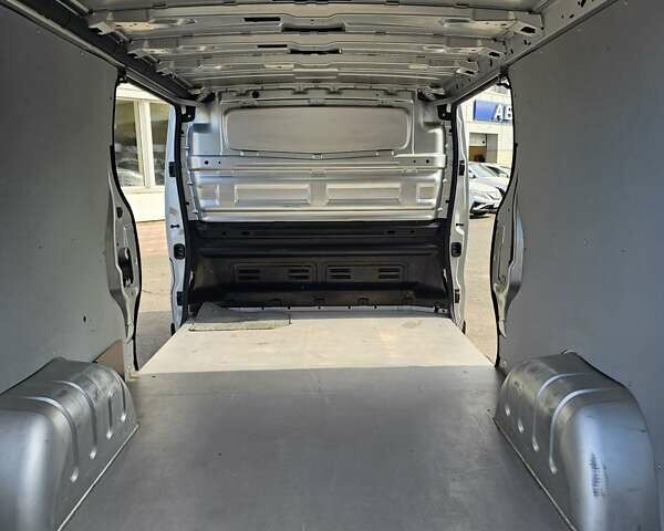 Серый Опель Виваро, объемом двигателя 1.6 л и пробегом 206 тыс. км за 16200 $, фото 16 на Automoto.ua