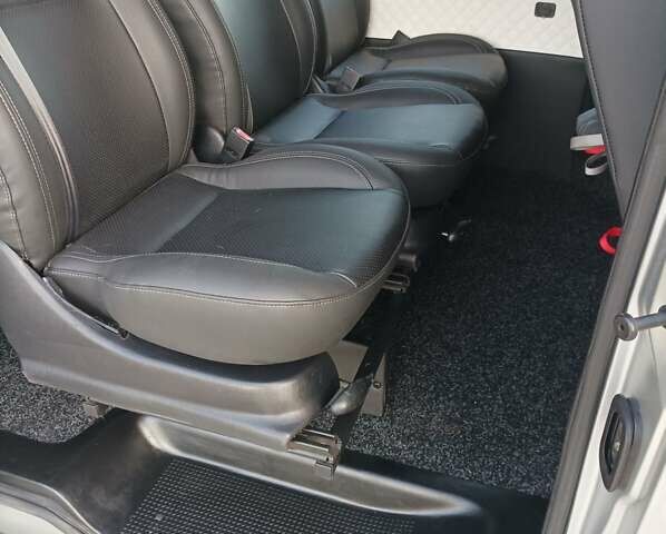 Серый Опель Виваро, объемом двигателя 1.6 л и пробегом 290 тыс. км за 22400 $, фото 20 на Automoto.ua