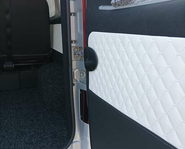 Серый Опель Виваро, объемом двигателя 1.6 л и пробегом 290 тыс. км за 22400 $, фото 13 на Automoto.ua