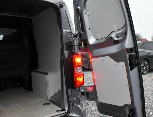 Серый Опель Виваро, объемом двигателя 2 л и пробегом 168 тыс. км за 23900 $, фото 73 на Automoto.ua