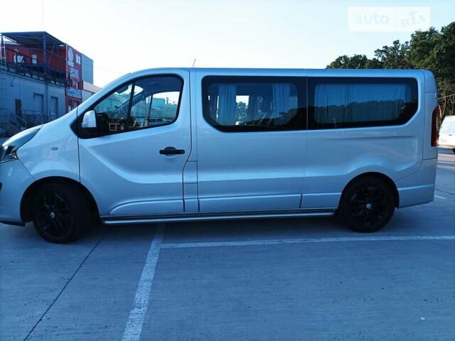 Серый Опель Виваро, объемом двигателя 1.6 л и пробегом 290 тыс. км за 22400 $, фото 5 на Automoto.ua