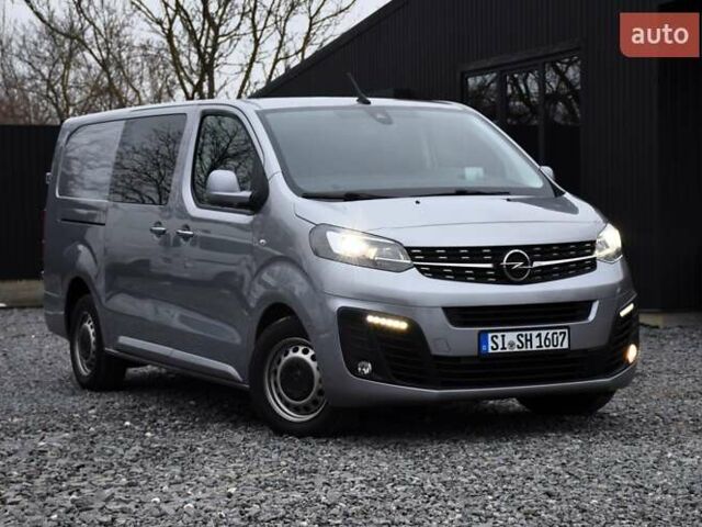 Серый Опель Виваро, объемом двигателя 2 л и пробегом 168 тыс. км за 23900 $, фото 1 на Automoto.ua
