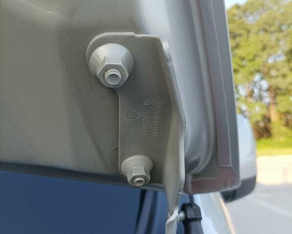 Серый Опель Виваро, объемом двигателя 1.6 л и пробегом 290 тыс. км за 22400 $, фото 39 на Automoto.ua