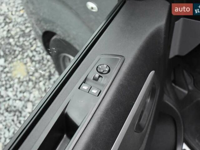 Серый Опель Виваро, объемом двигателя 2 л и пробегом 168 тыс. км за 23900 $, фото 44 на Automoto.ua