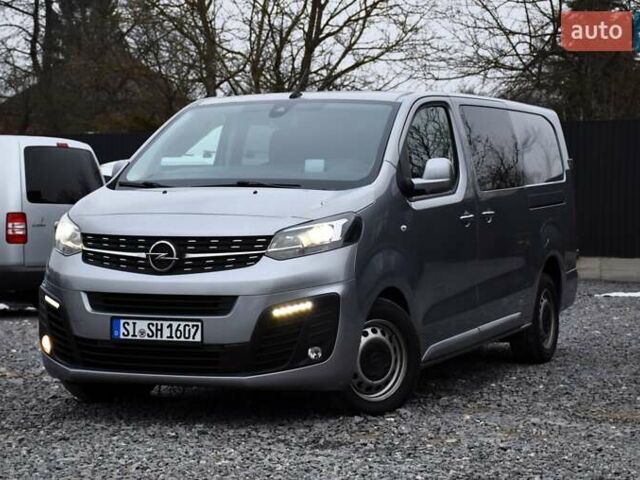 Серый Опель Виваро, объемом двигателя 2 л и пробегом 168 тыс. км за 23900 $, фото 3 на Automoto.ua