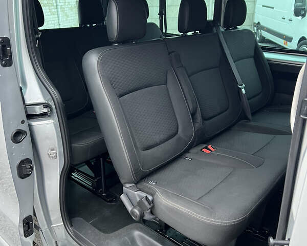 Серый Опель Виваро, объемом двигателя 1.6 л и пробегом 229 тыс. км за 21600 $, фото 16 на Automoto.ua