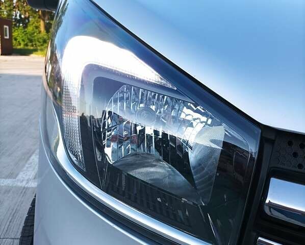 Серый Опель Виваро, объемом двигателя 1.6 л и пробегом 290 тыс. км за 22400 $, фото 7 на Automoto.ua