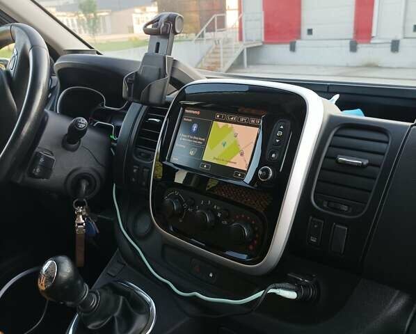 Серый Опель Виваро, объемом двигателя 1.6 л и пробегом 290 тыс. км за 22400 $, фото 34 на Automoto.ua